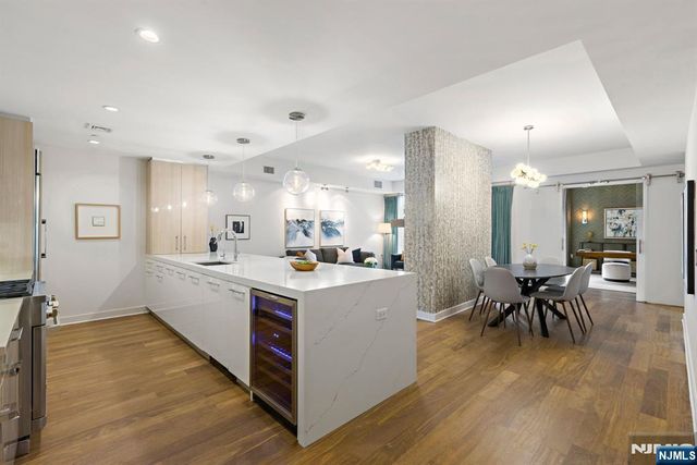 1200 Avenue At Port Imperial 414, Weehawken, NJ 07086
