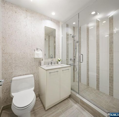 1200 Avenue At Port Imperial 414, Weehawken, NJ 07086