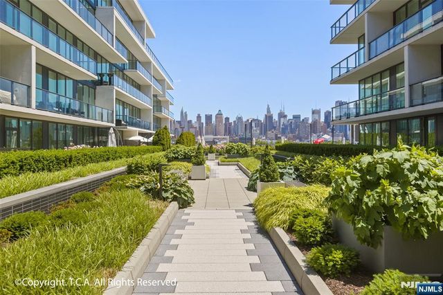 1200 Avenue At Port Imperial 414, Weehawken, NJ 07086