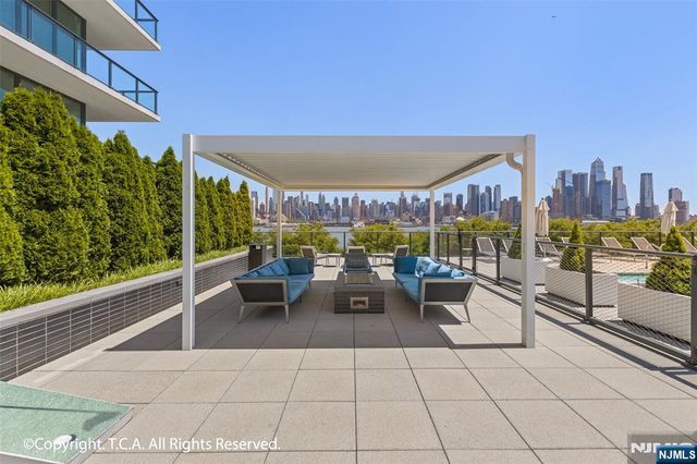 1200 Avenue At Port Imperial 414, Weehawken, NJ 07086