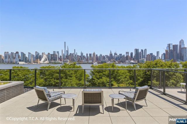 1200 Avenue At Port Imperial 414, Weehawken, NJ 07086