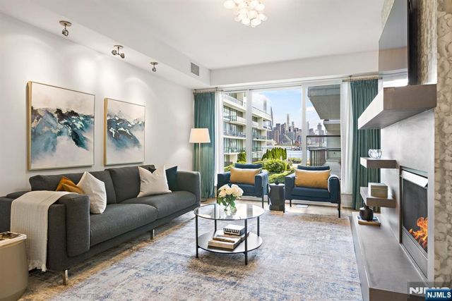 1200 Avenue At Port Imperial 414, Weehawken, NJ 07086