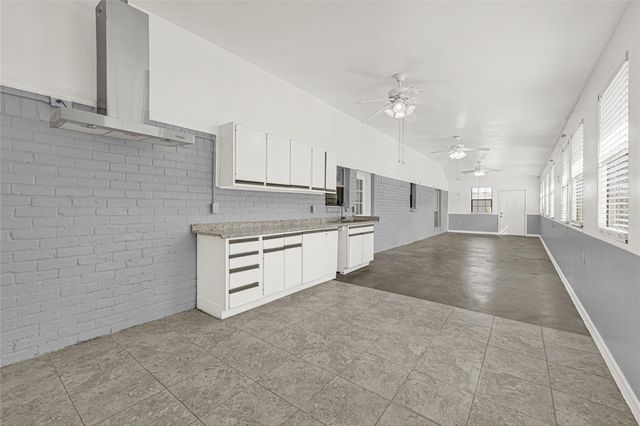 9208 Carousel Lane, Houston, TX 77080
