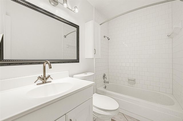 9208 Carousel Lane, Houston, TX 77080
