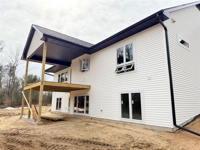 1921 Legacy Drive, Eau Claire, WI 54703