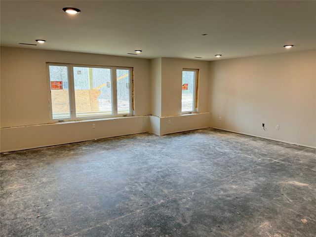 1921 Legacy Drive, Eau Claire, WI 54703