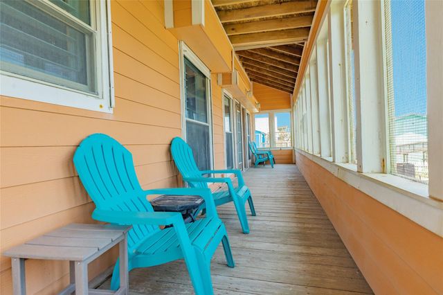 21216 Gulf Drive, Galveston, TX 77554