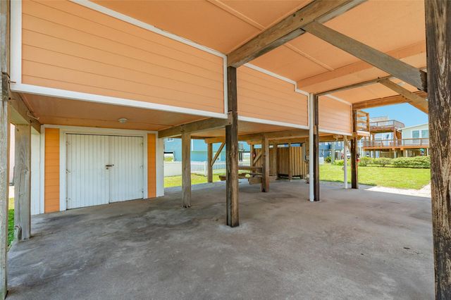 21216 Gulf Drive, Galveston, TX 77554