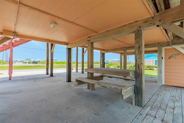 21216 Gulf Drive, Galveston, TX 77554