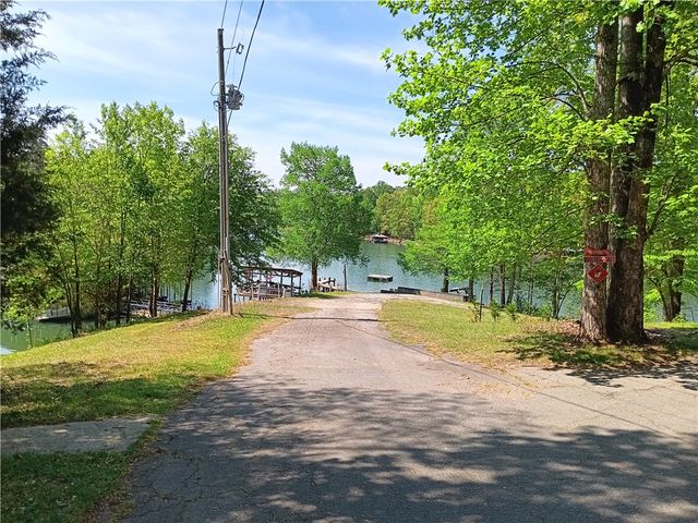 00L-2 Hickory Cove Road, Seneca, SC 29672