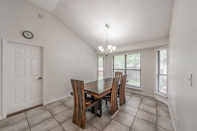 825 Ashmount Lane, Arlington, TX 76017