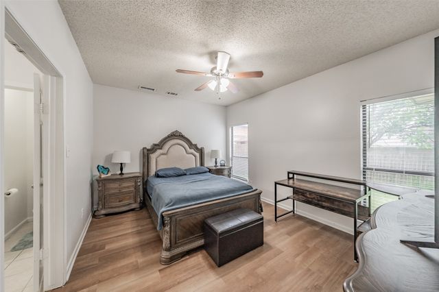 825 Ashmount Lane, Arlington, TX 76017