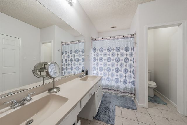 825 Ashmount Lane, Arlington, TX 76017