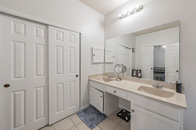 825 Ashmount Lane, Arlington, TX 76017