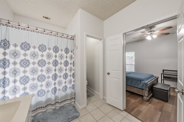 825 Ashmount Lane, Arlington, TX 76017