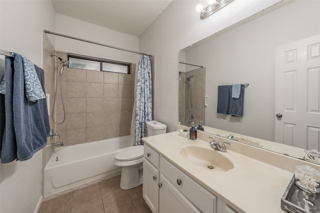 825 Ashmount Lane, Arlington, TX 76017