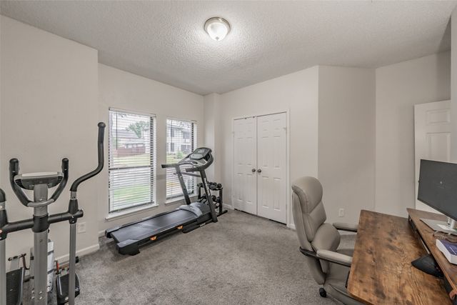 825 Ashmount Lane, Arlington, TX 76017