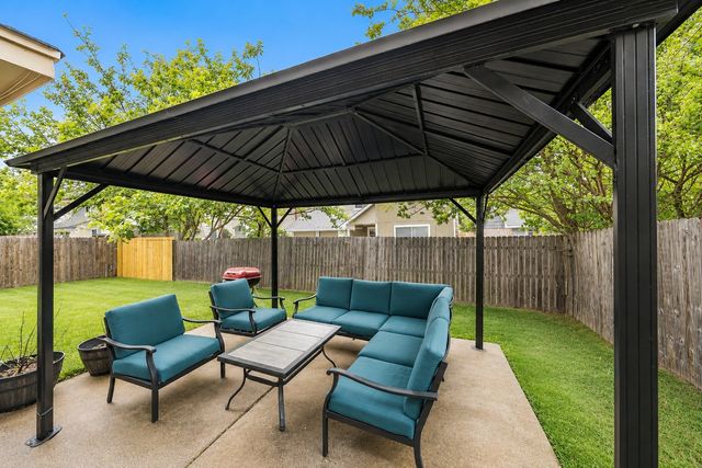 825 Ashmount Lane, Arlington, TX 76017