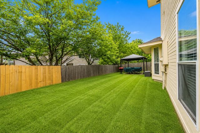 825 Ashmount Lane, Arlington, TX 76017