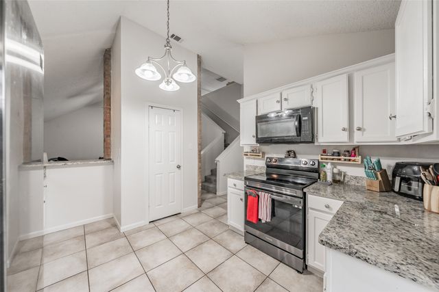 825 Ashmount Lane, Arlington, TX 76017