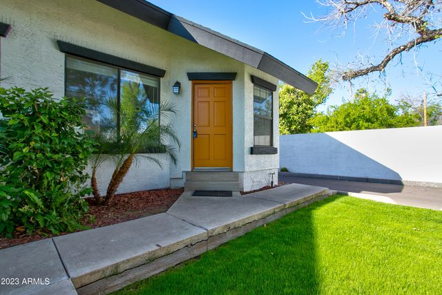 2215 W AUGUSTA Avenue 104, Phoenix, AZ 85021