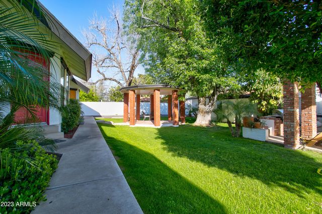 2215 W AUGUSTA Avenue 104, Phoenix, AZ 85021