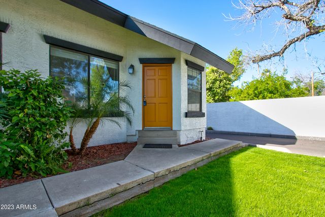 2215 W AUGUSTA Avenue 104, Phoenix, AZ 85021