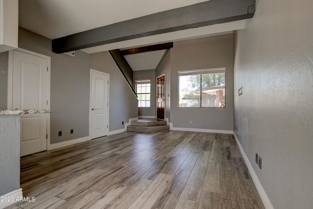 2215 W AUGUSTA Avenue 104, Phoenix, AZ 85021