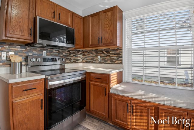 3474 Mccracken Street, Norton Shores City, MI 49441