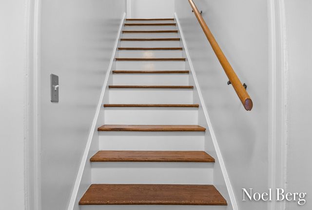 3474 Mccracken Street, Norton Shores City, MI 49441