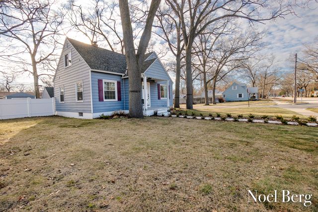 3474 Mccracken Street, Norton Shores City, MI 49441
