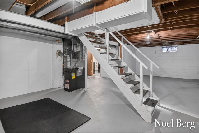 3474 Mccracken Street, Norton Shores City, MI 49441