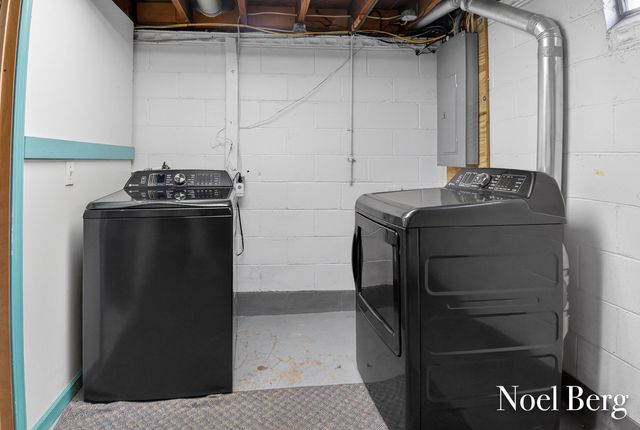 3474 Mccracken Street, Norton Shores City, MI 49441