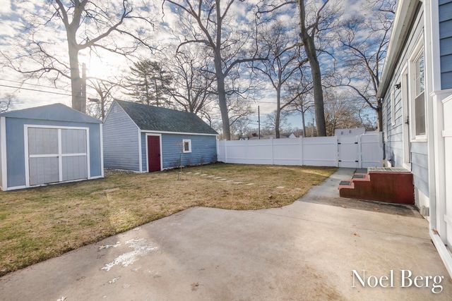 3474 Mccracken Street, Norton Shores City, MI 49441