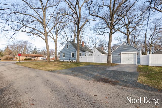 3474 Mccracken Street, Norton Shores City, MI 49441