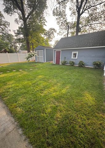 3474 Mccracken Street, Norton Shores City, MI 49441