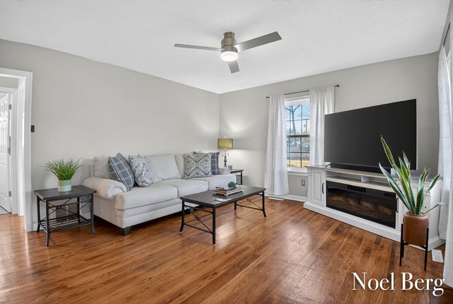 3474 Mccracken Street, Norton Shores City, MI 49441