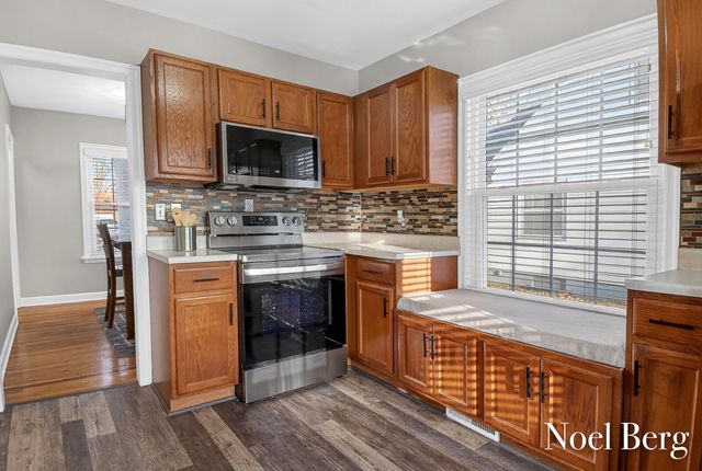 3474 Mccracken Street, Norton Shores City, MI 49441