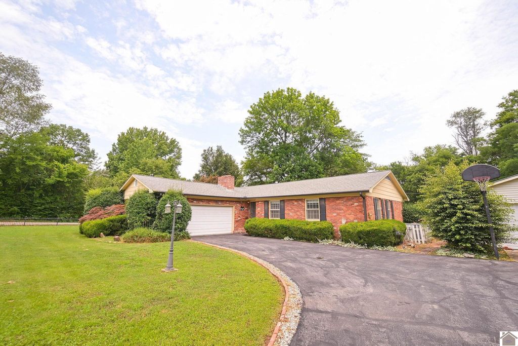 165 Myrna Drive, Paducah, KY 42003