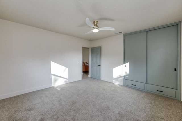 5561 E Indianapolis Avenue, Fresno, CA 93727