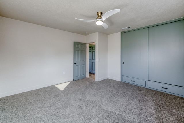 5561 E Indianapolis Avenue, Fresno, CA 93727