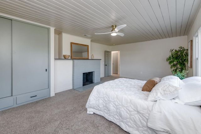 5561 E Indianapolis Avenue, Fresno, CA 93727