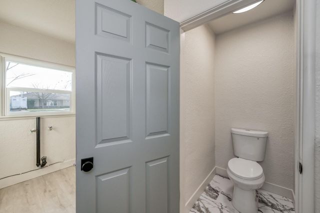 5561 E Indianapolis Avenue, Fresno, CA 93727