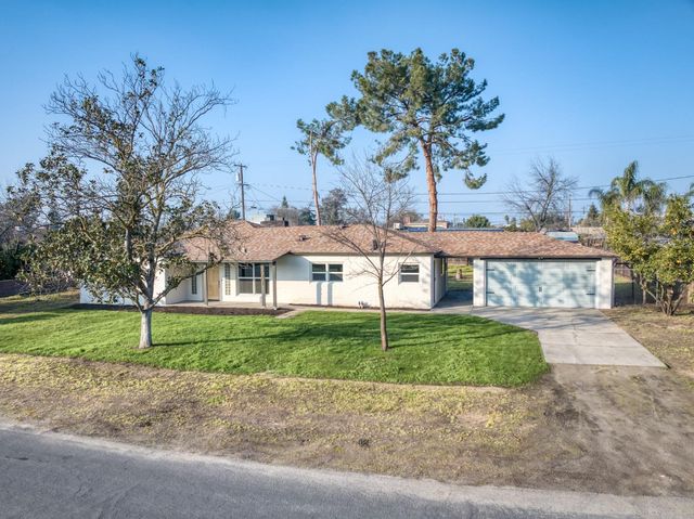 5561 E Indianapolis Avenue, Fresno, CA 93727