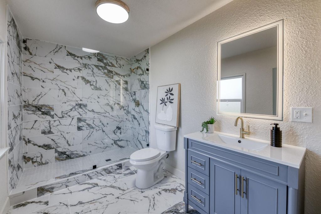 Image 17 of property listing at 5561 E Indianapolis Avenue, Fresno, CA 93727