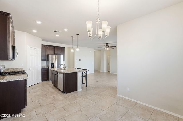 8872 W Curzon Road, Marana, AZ 85653