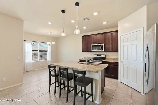 8872 W Curzon Road, Marana, AZ 85653