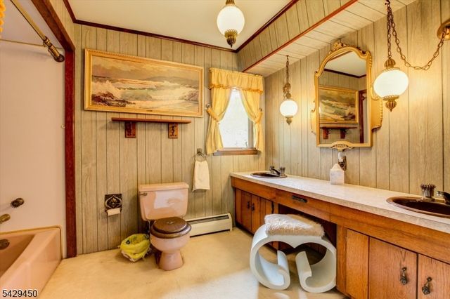 49 Frog Hollow Rd, Tewksbury Twp., NJ 07830