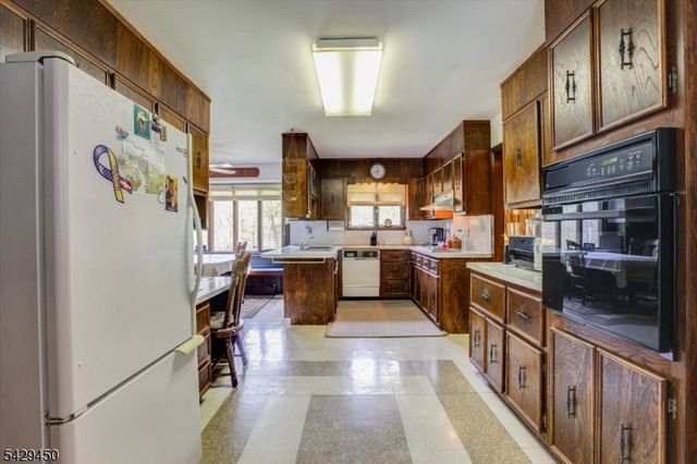 49 Frog Hollow Rd, Tewksbury Twp., NJ 07830