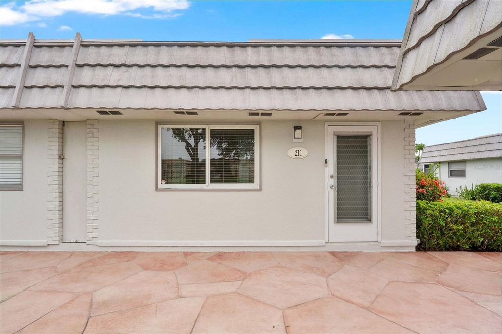 Image 1 of property listing at 211 VALENCIA I, Delray Beach, FL 33446